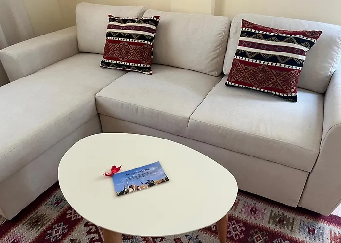 Irena And Papi's Warm Апартаменты Тирана